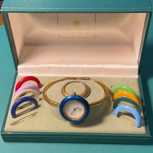 Vintage Gucci Quartz Bangle Watch with Changeable Bezels.
